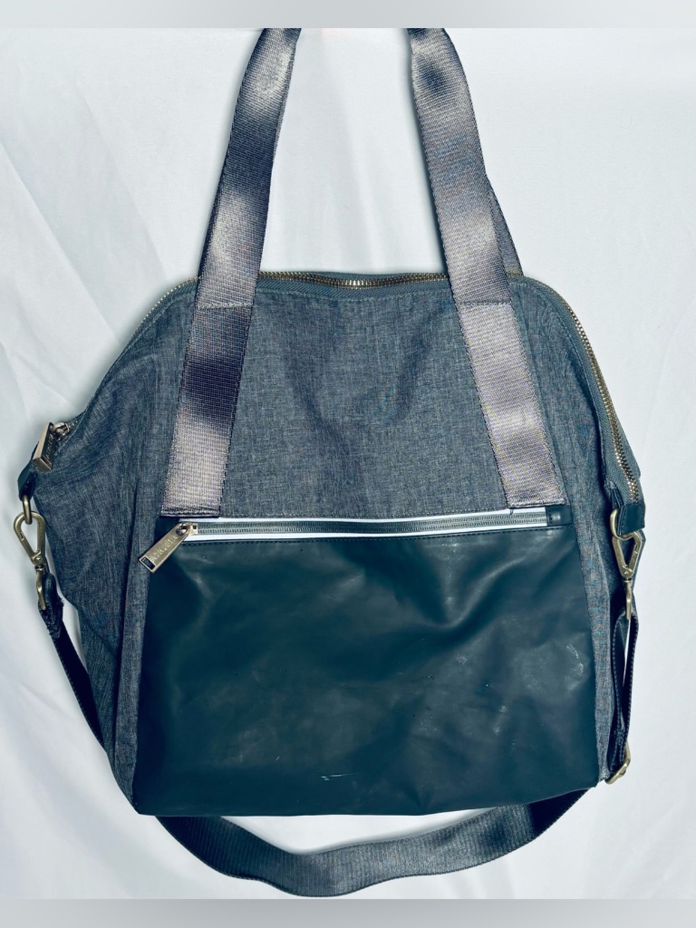 Athleta Totally Trippin' Gym Bag Gray Very Good Used Condition $148 MSRP